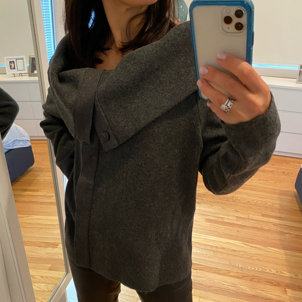 Measurement sleeve 23.5”, length 18.5”, width 20”